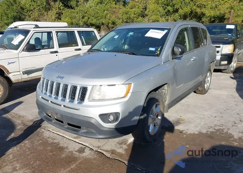 2013 Jeep Compass Sport z USA, uszkodzony, nr VIN 1C4NJCBA1DD272839